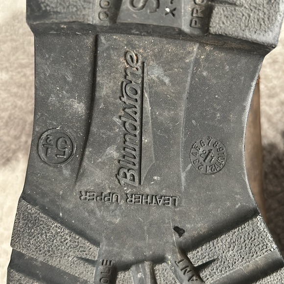 Blundstone #585 women’s classic Chelsea boot. Rustic Brown. - Picture 8 of 10